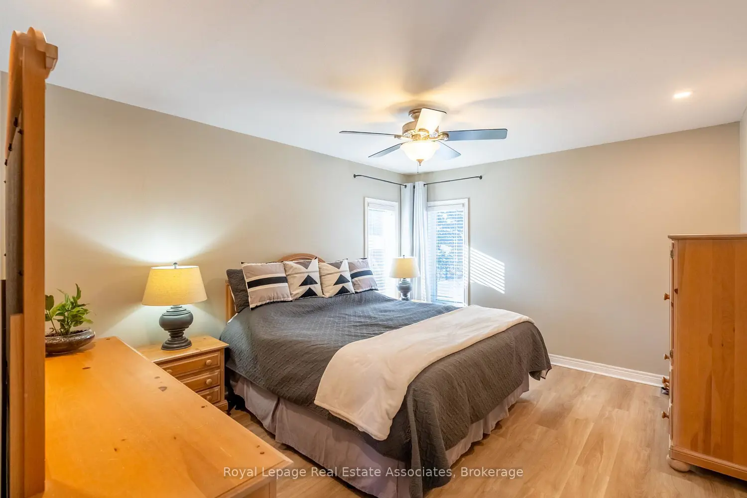 196 Circle Road photo 3