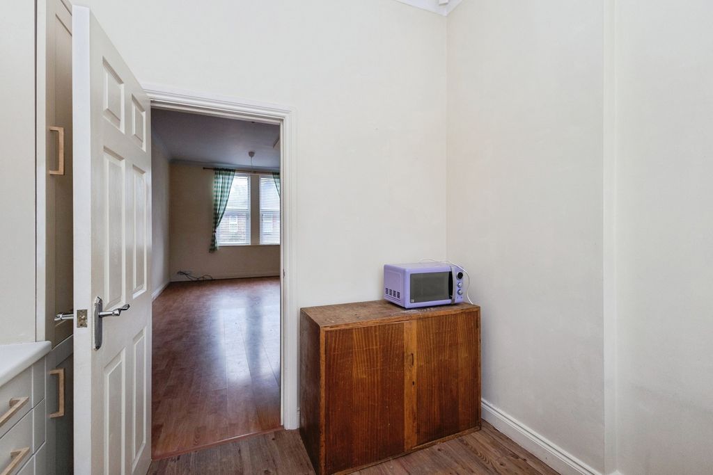 Additional image 10 of 2 bed flat for saleAcres Lane, Stalybridge, Greater Manchester SK15