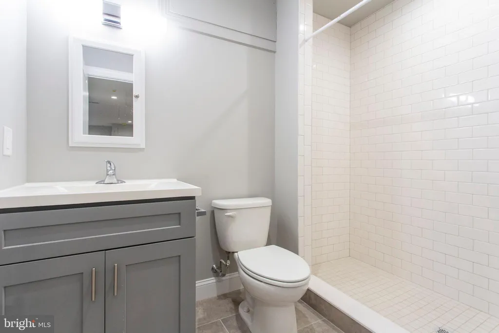763 S 15th Street Unit 1, Philadelphia, PA 19146