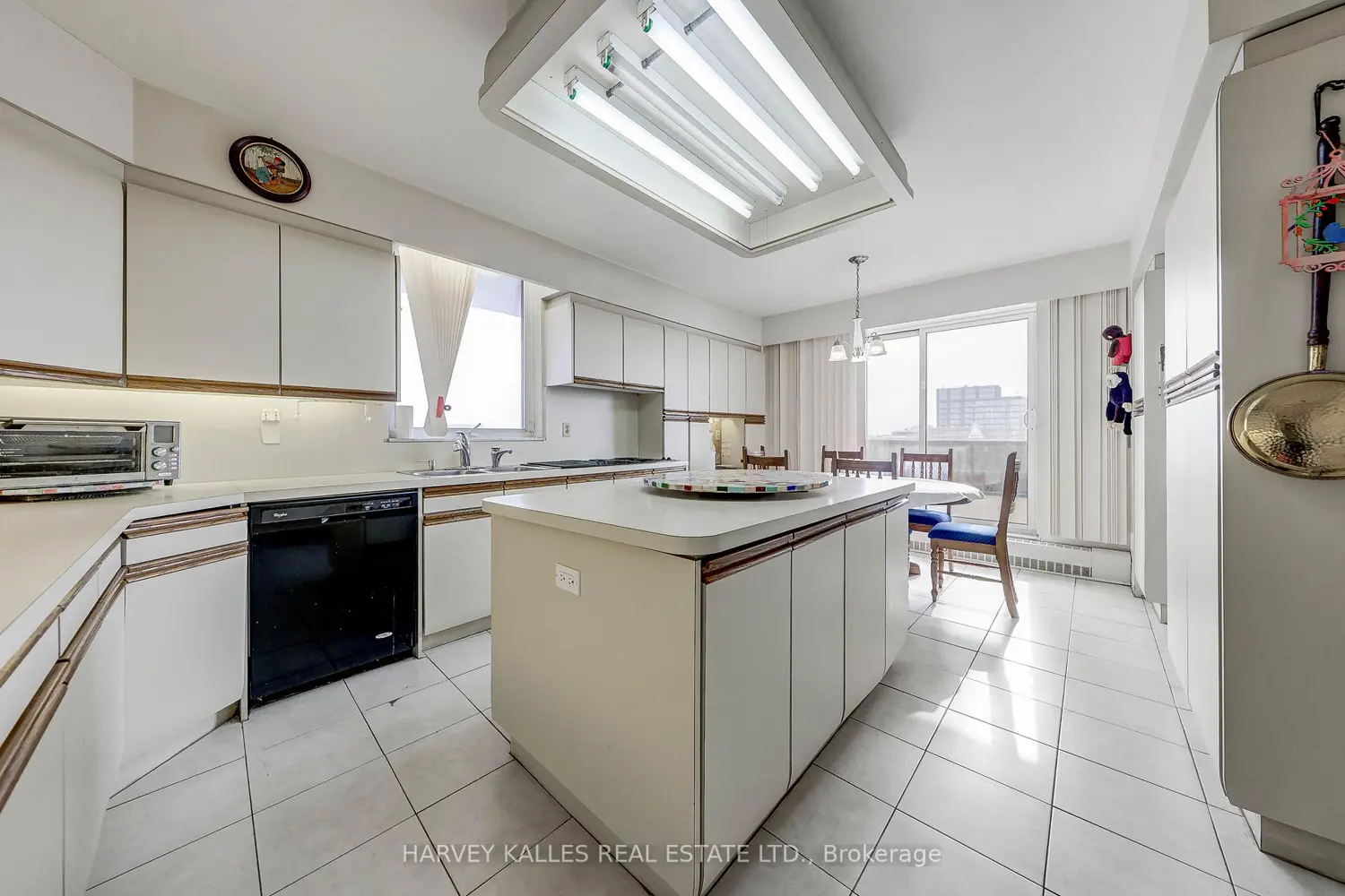 Additional image 8 of 2600 Bathurst Street 1001