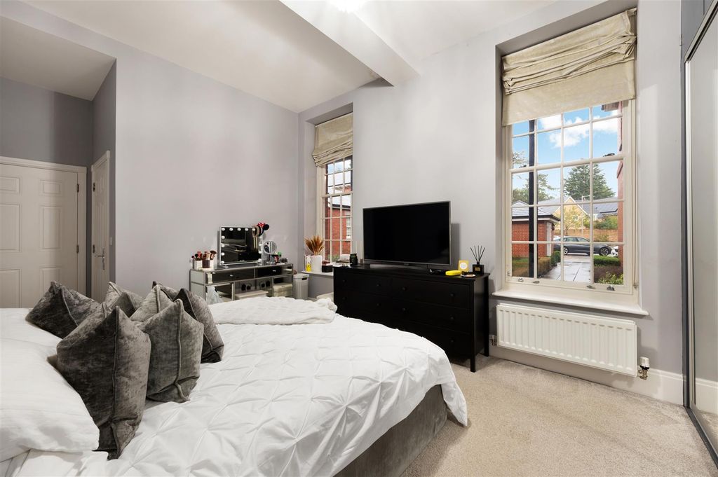 Additional image 6 of 2 bed flat for saleFrinton Court, Glanville Way, Epsom KT19