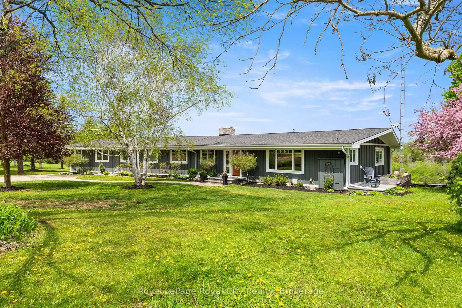 5902 Sideroad 6 photo 2