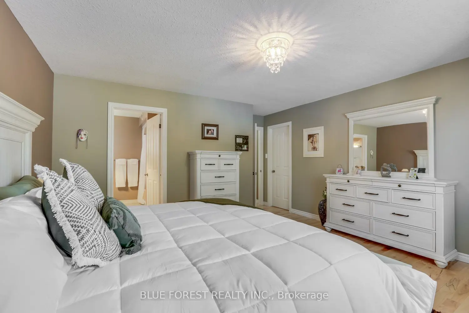 116 Woodvale Drive photo 5