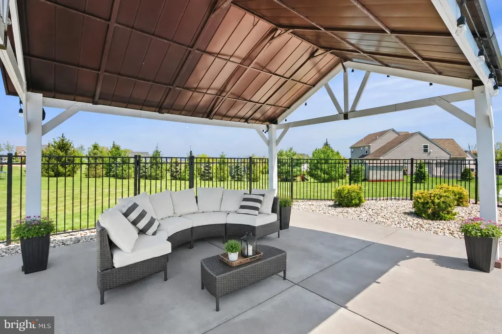 Additional image 5 of 2255 Redwood Drive, Slatington, PA 18080