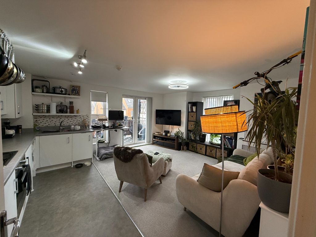 Additional image 2 of 2 bed flat for saleTilling Green, Dunstable LU5
