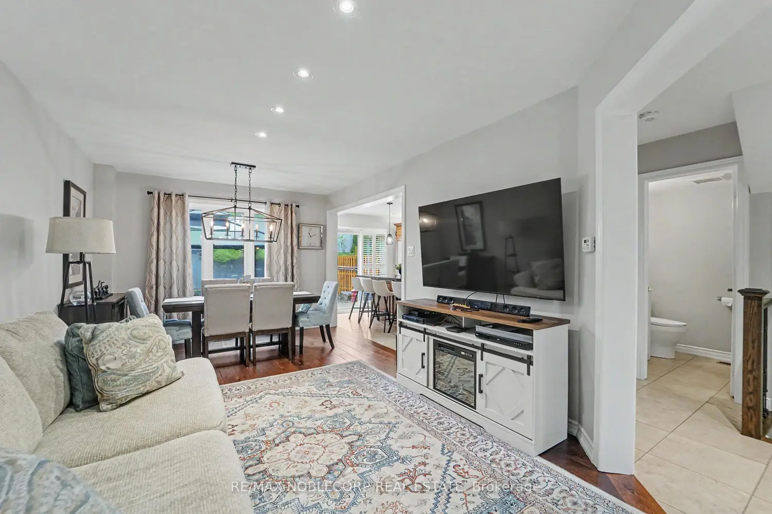 12 Waterbury Street photo 4