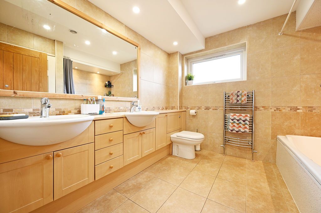 Additional image 20 of 5 bed bungalow for saleRomney Drive, Dronfield S18