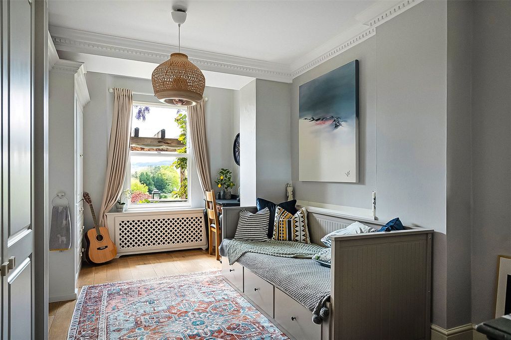 Additional image 17 of 3 bed flat for saleOld Bury Hill, Westcott, Dorking, Surrey RH4