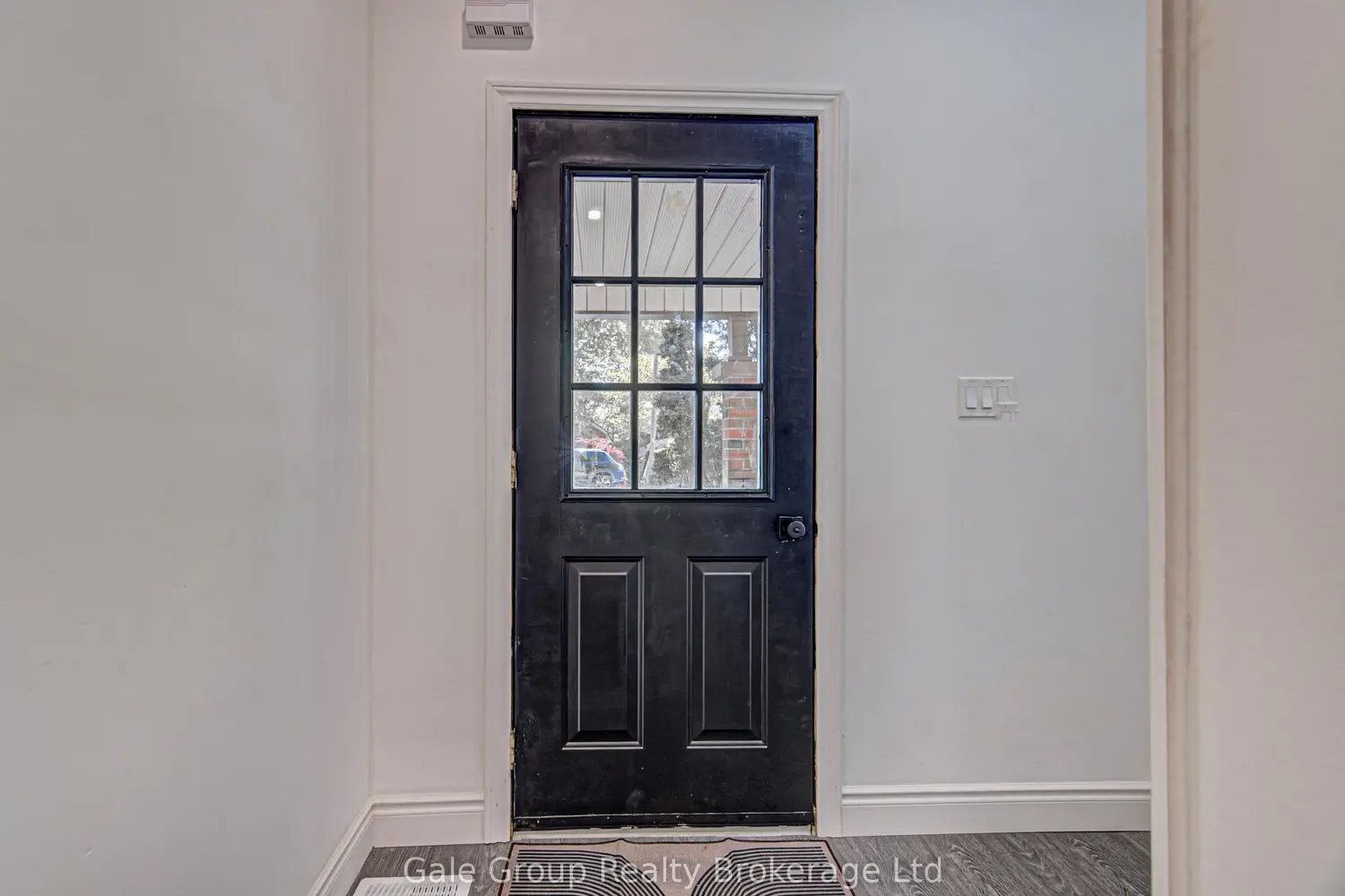 203 Talbot Street photo 4