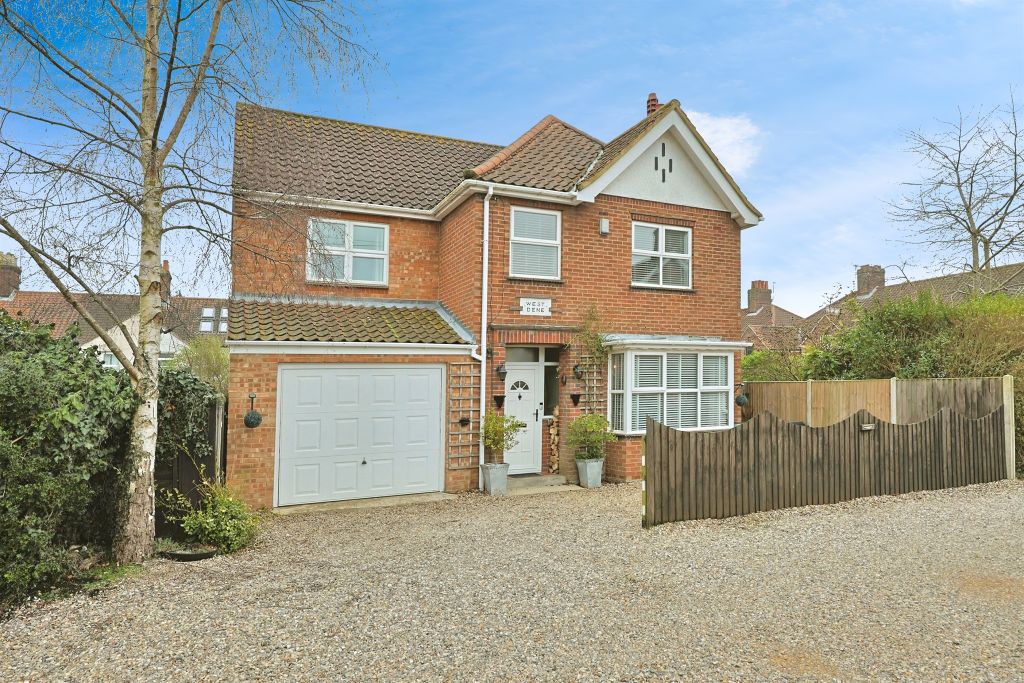 4 bed detached house for salePark Road, Dereham NR19