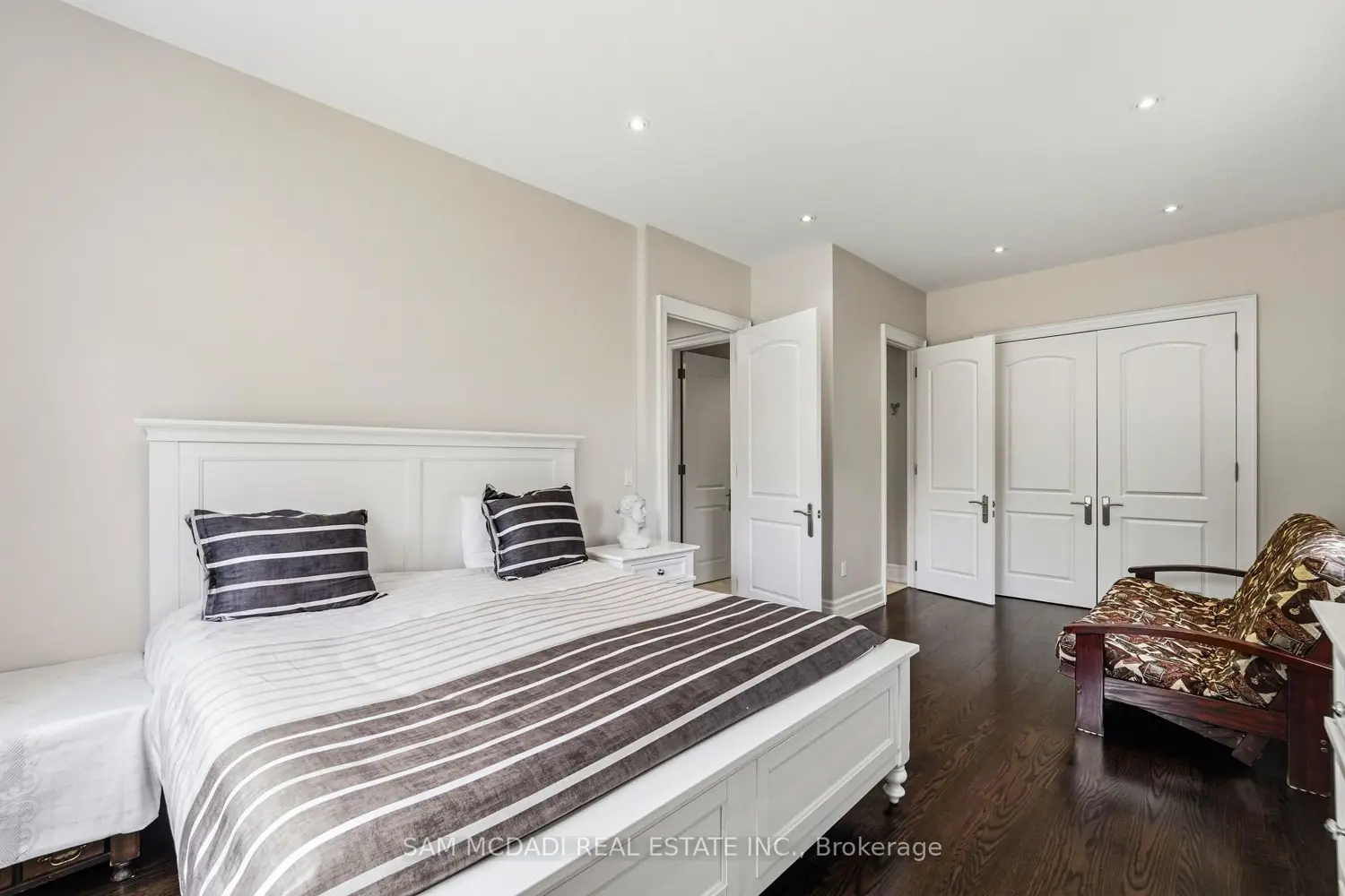 Additional image 8 of 2411 Thorn Lodge Drive