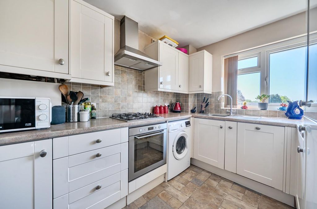 Additional image 3 of 3 bed semi-detached house for saleBirch Grove, Boyatt Wood, Eastleigh SO50