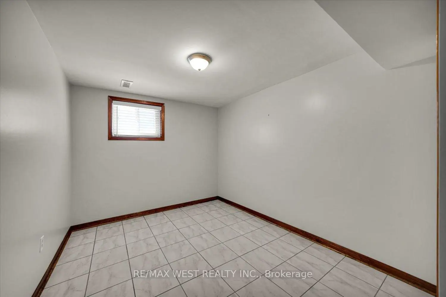 Additional image 7 of 1135 Islington Avenue