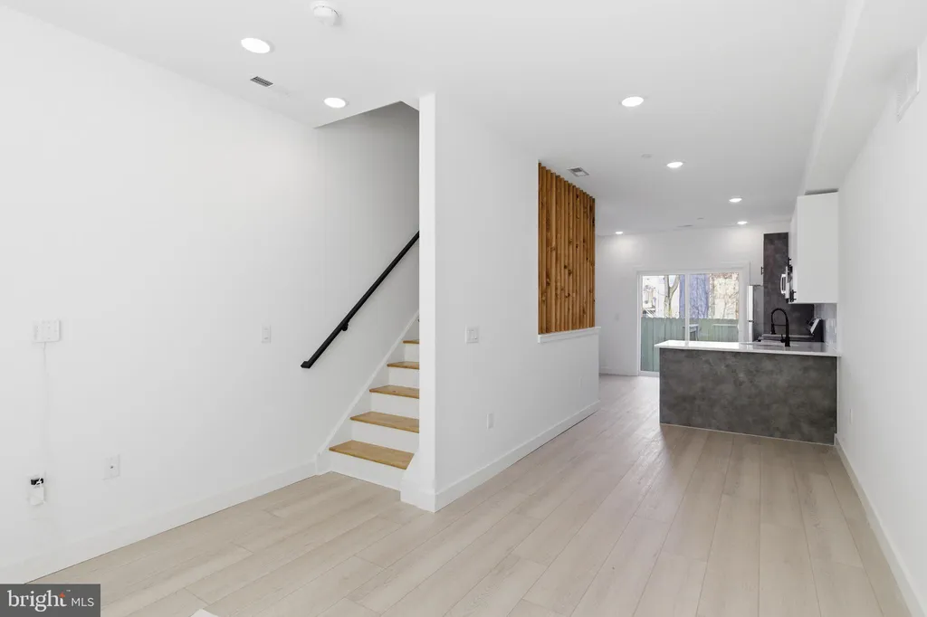 Additional image 4 of 1023 W Orleans Street, Philadelphia, PA 19133
