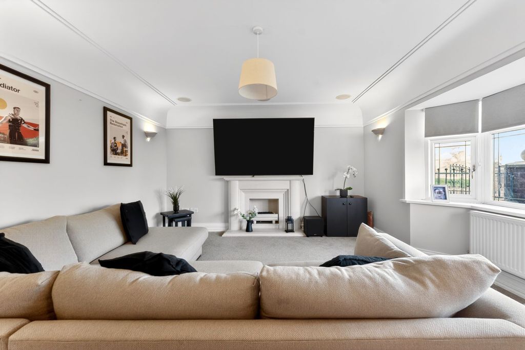 Additional image 4 of 5 bed detached house for salePark Drive, Ellesmere Port CH65