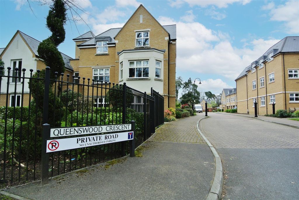 Additional image 13 of 2 bed flat for saleQueenswood Crescent, Englefield Green, Egham TW20
