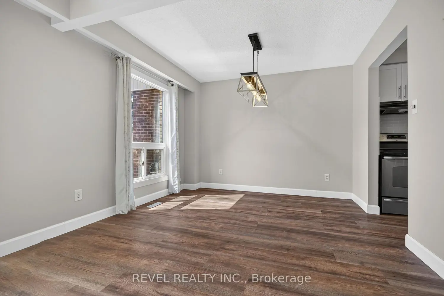 481 Pitfield Road 22 photo 3