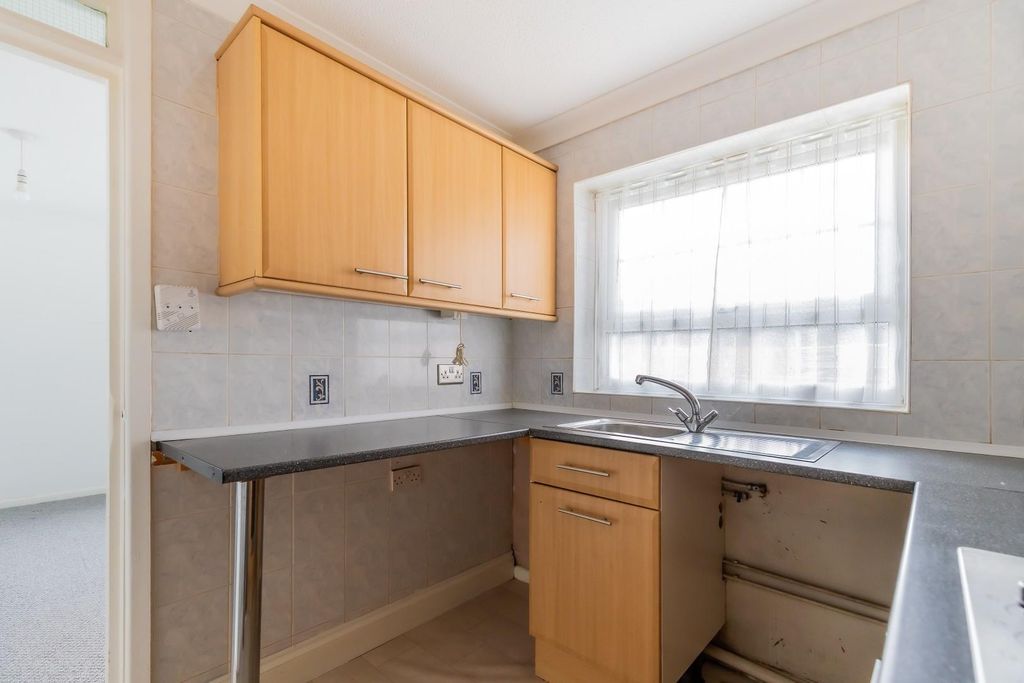 Additional image 6 of 2 bed flat for saleAndrew Road, Penarth CF64