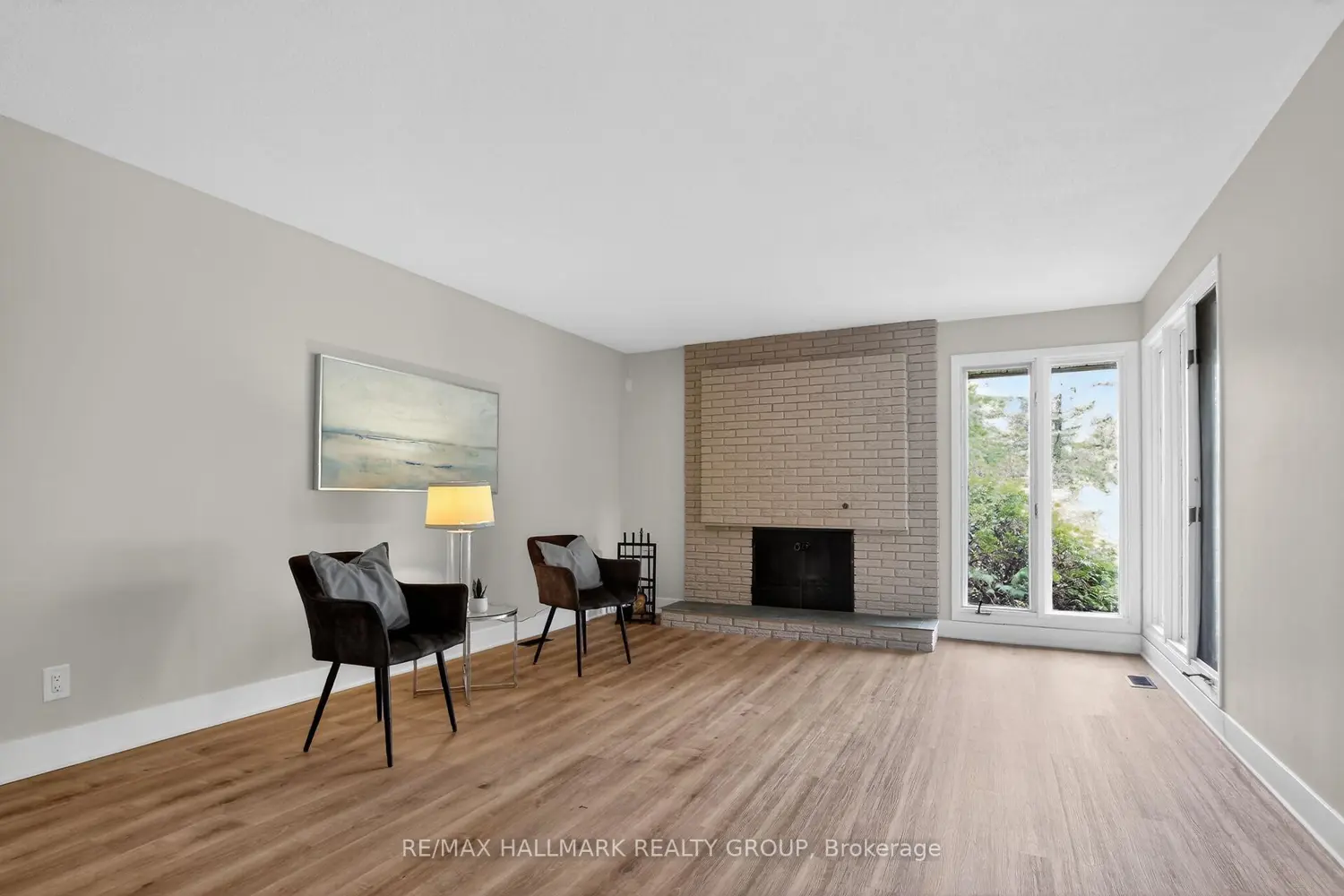 2 Birdstone Avenue photo 3