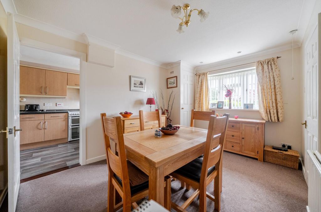 Additional image 3 of 4 bed property for saleBroomhill Way, Boyatt Wood, Eastleigh SO50