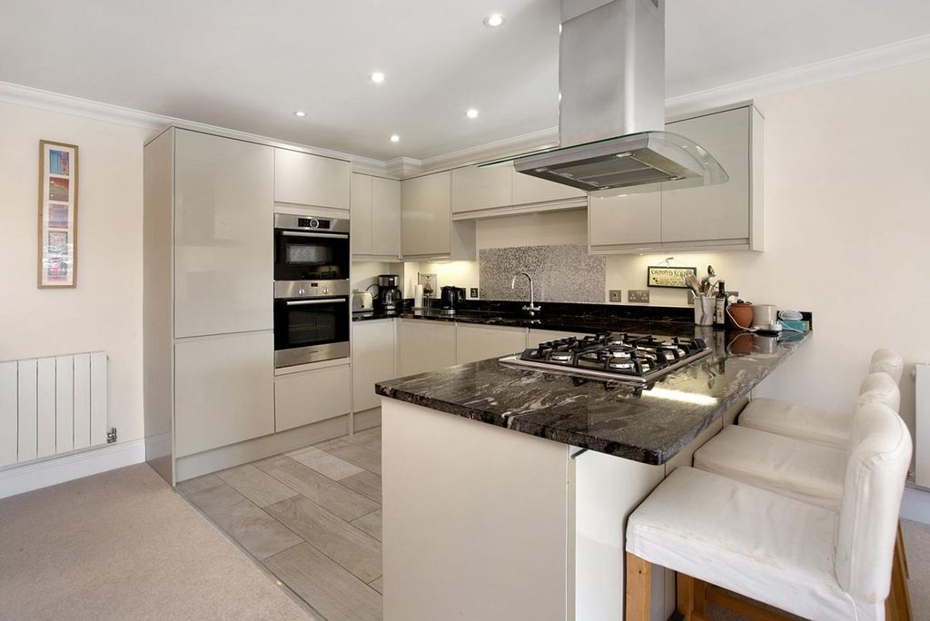 Additional image 5 of 2 bed flat for saleHolcombe Drive, Dawlish EX7