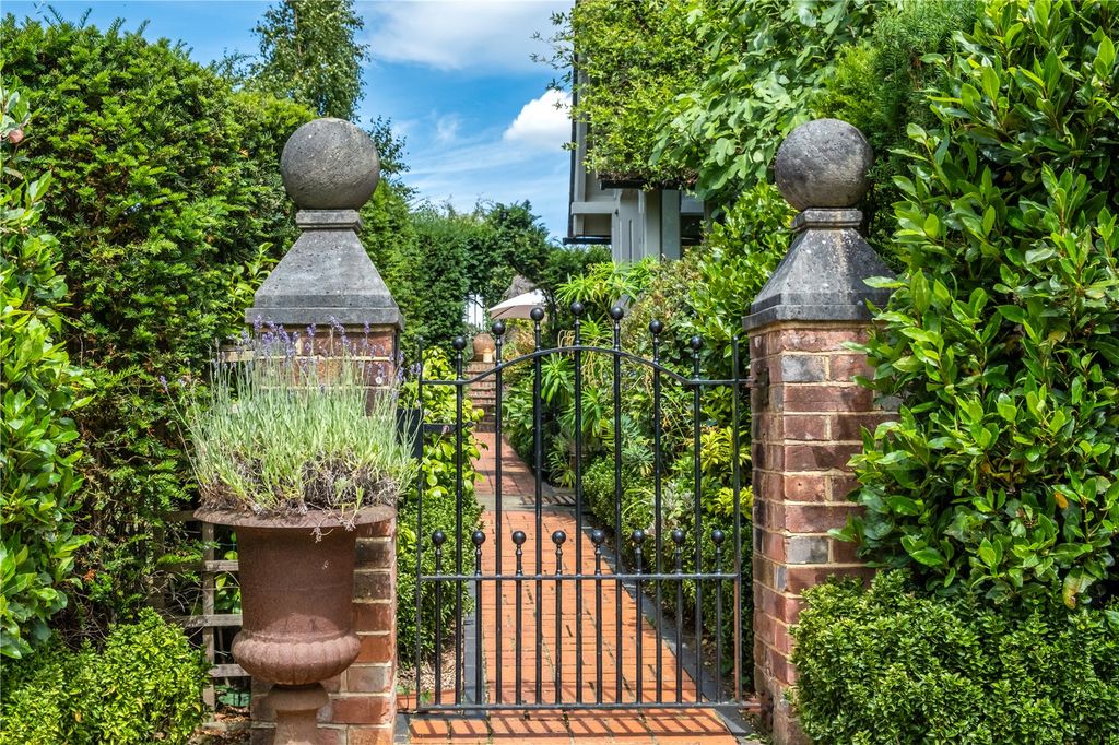 Additional image 20 of 6 bed detached house for saleCedar Close, Dorking, Surrey RH4