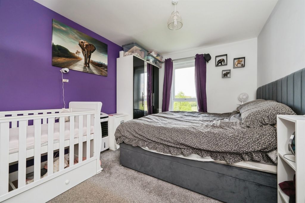 Additional image 4 of 2 bed flat for saleArgosy Crescent, Eastleigh SO50
