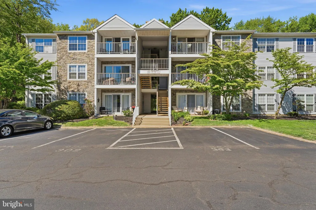 Additional image 2 of 96 Willow Ct, Hamilton, NJ 08619