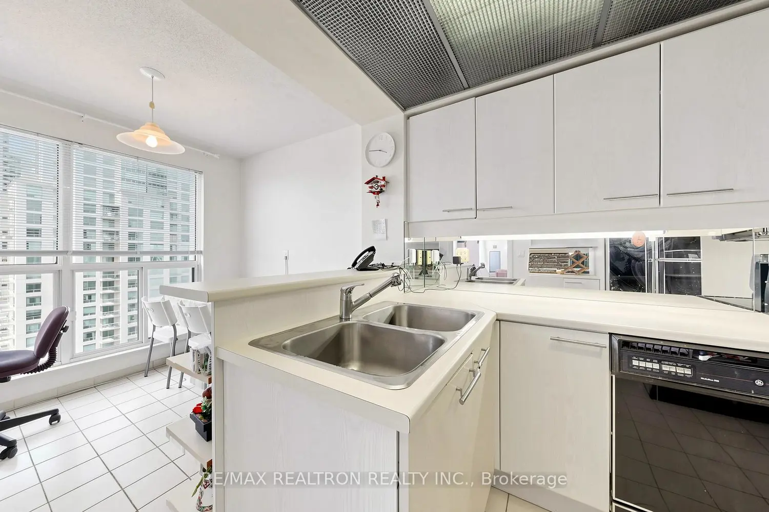 Additional image 9 of 18 Hollywood Avenue 1707