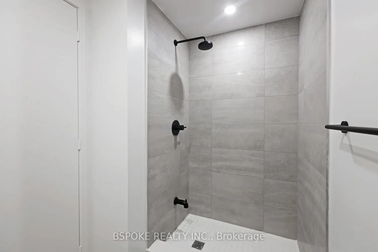 Additional image 5 of 108 Peter Street 2811
