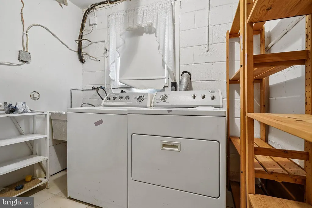 7814 Friars Court, Alexandria, VA 22306