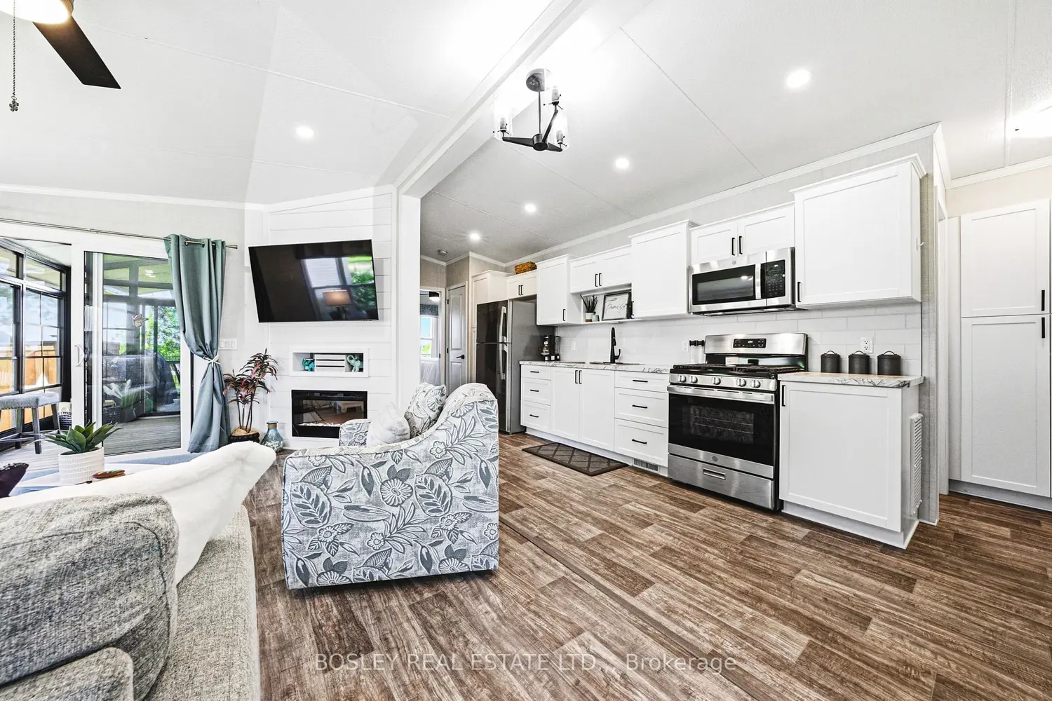 1501 Line 8 Road 522 photo 3