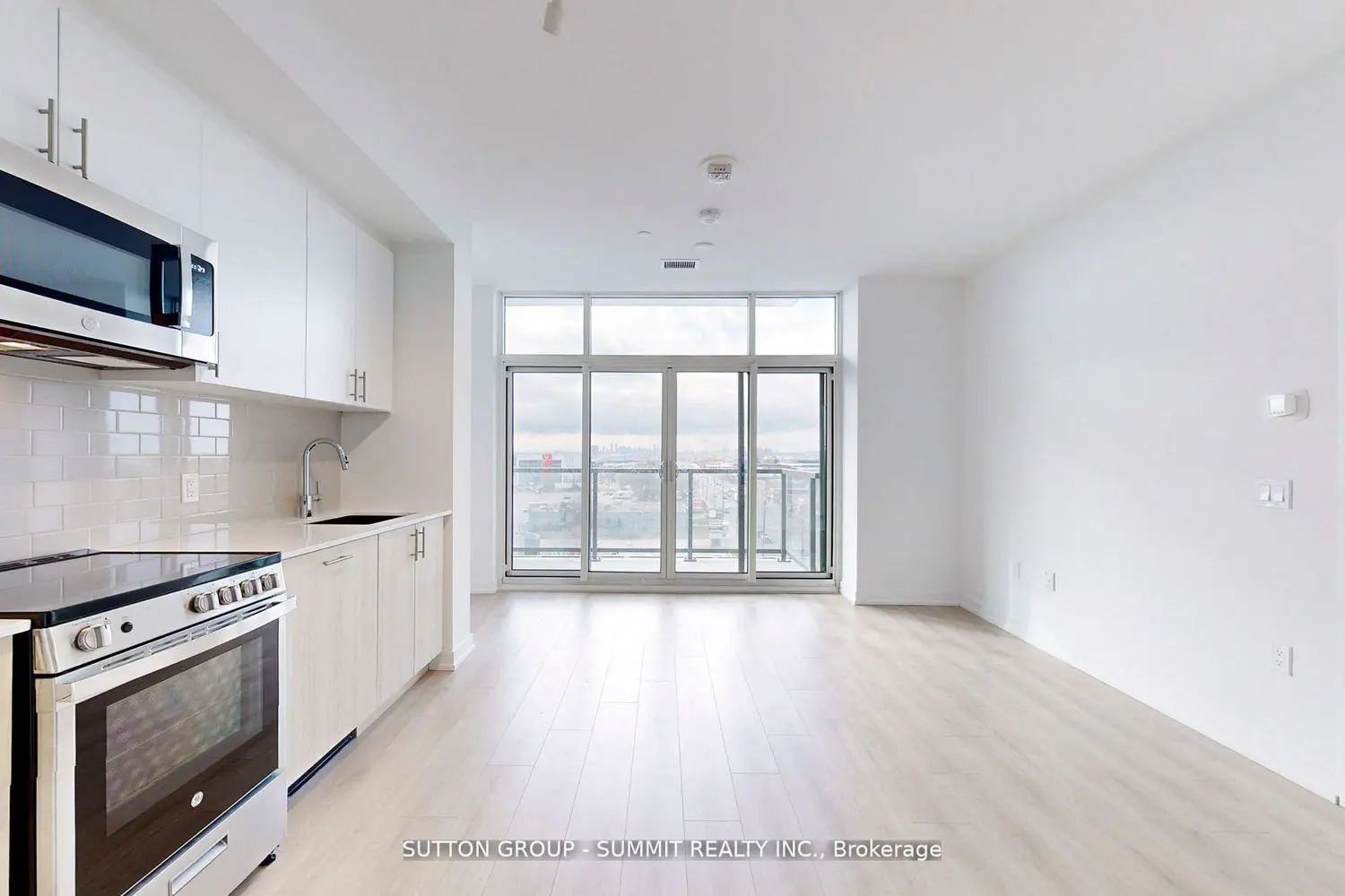 Additional image 5 of 1195 The Queensway Street 801