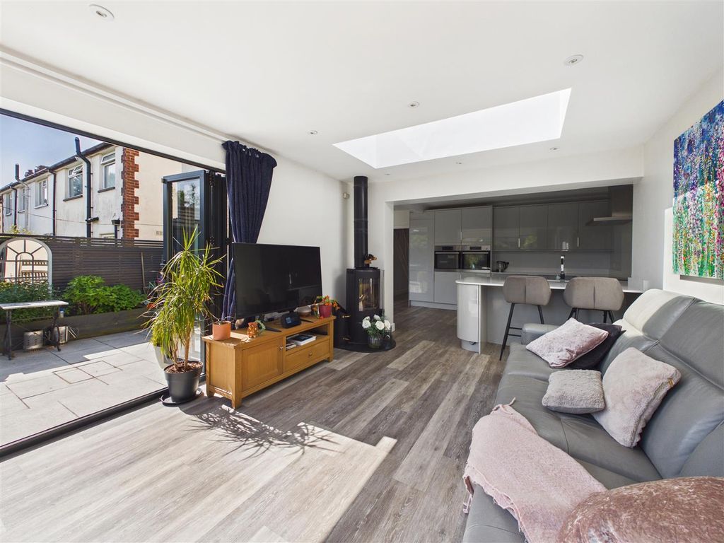Additional image 7 of 3 bed property for saleHilltop Road, Dronfield S18