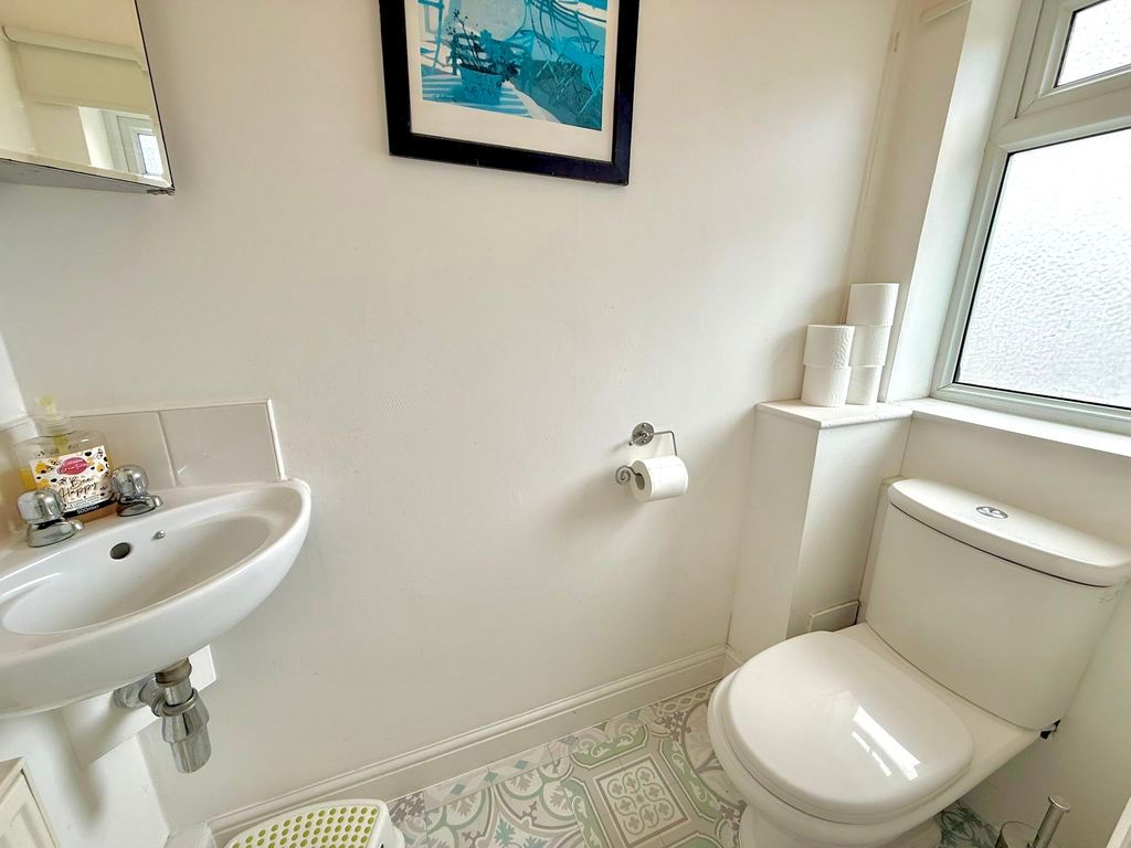 Additional image 8 of 4 bed semi-detached house for saleKirby Road, Dunstable LU6