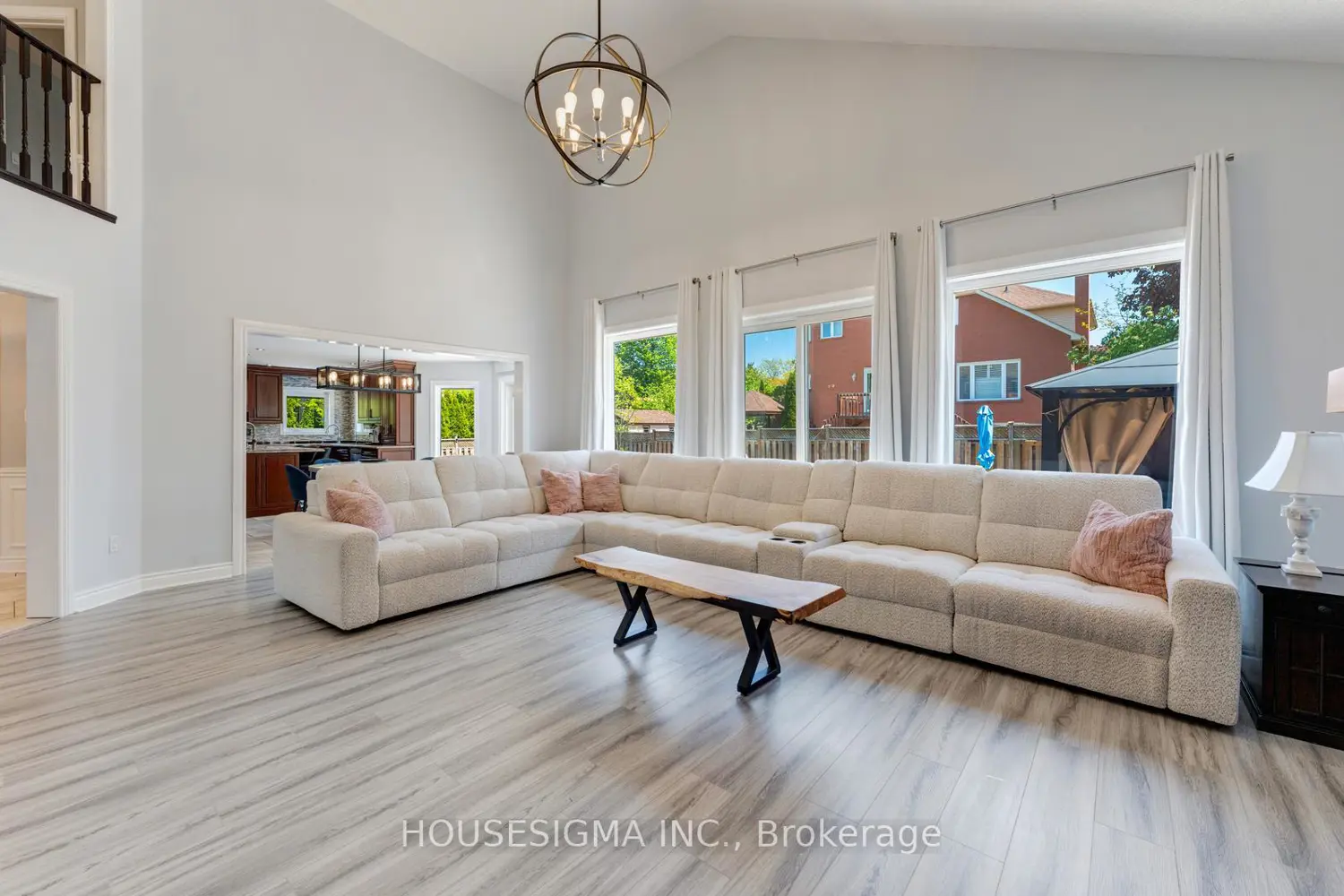 30 Gooderham Drive photo 5