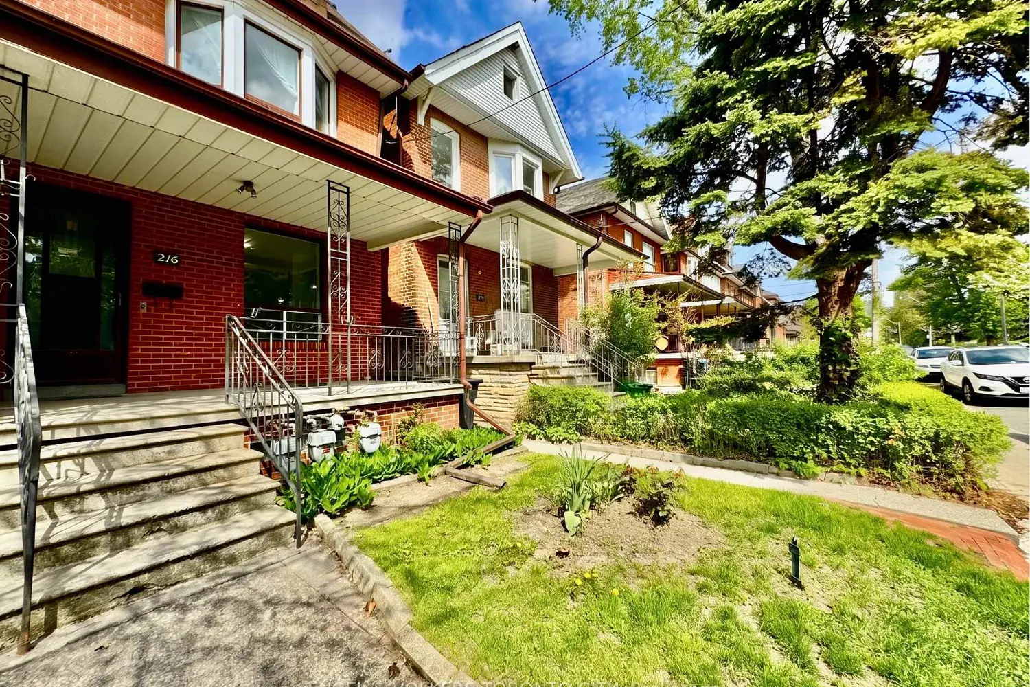 Additional image 17 of 216 Montrose Avenue