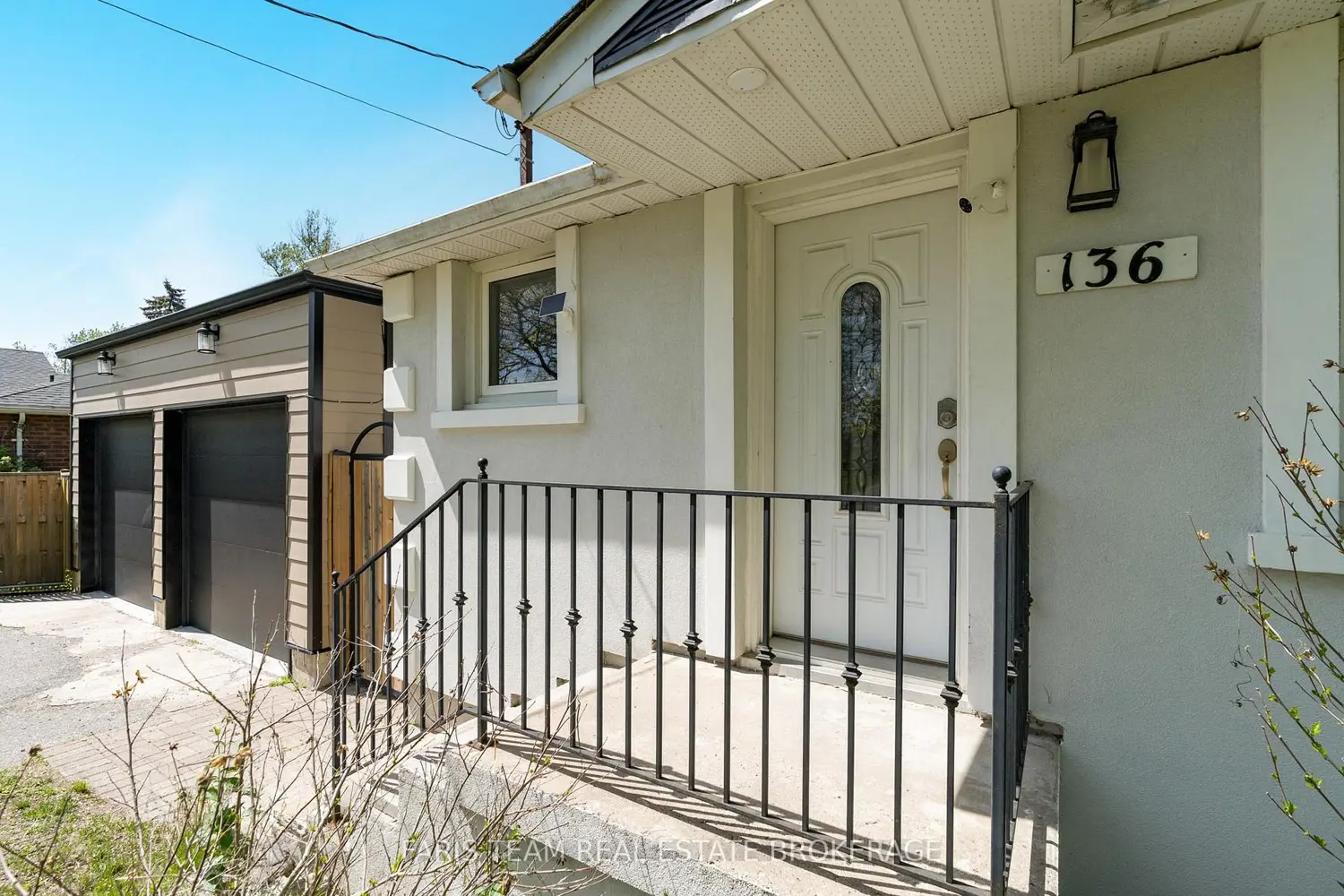 136 Oriole Drive photo 2