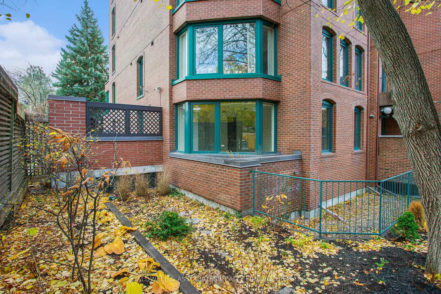 140 Rideau Terrace 1 photo 2