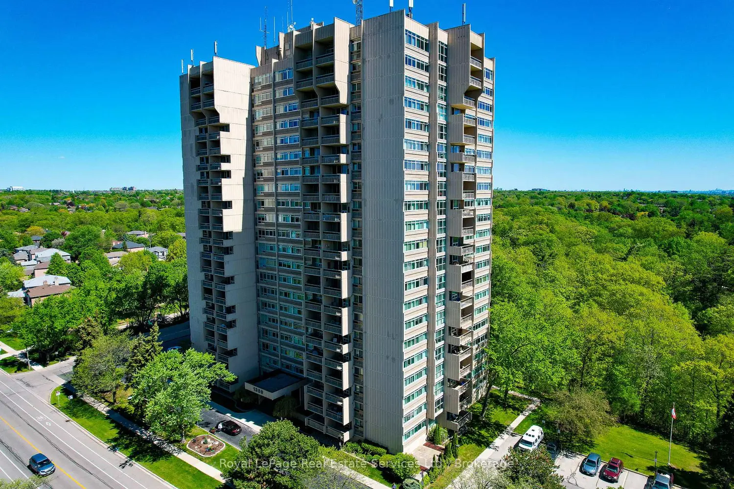 1359 White Oaks Boulevard 1810
