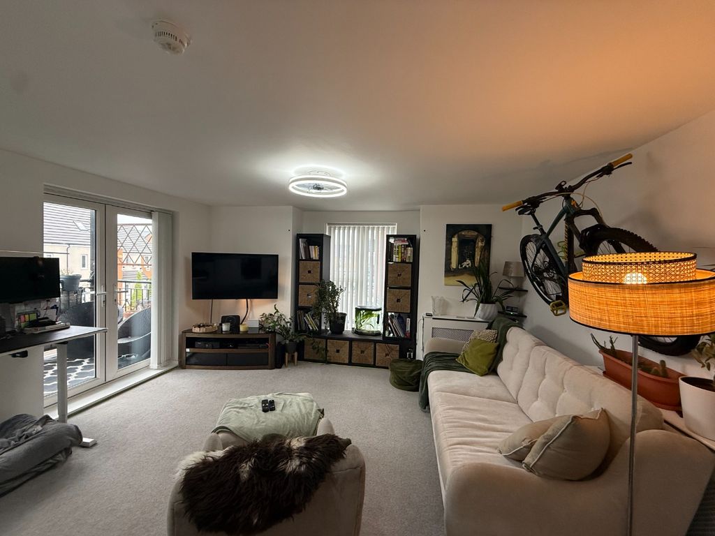 Additional image 4 of 2 bed flat for saleTilling Green, Dunstable LU5