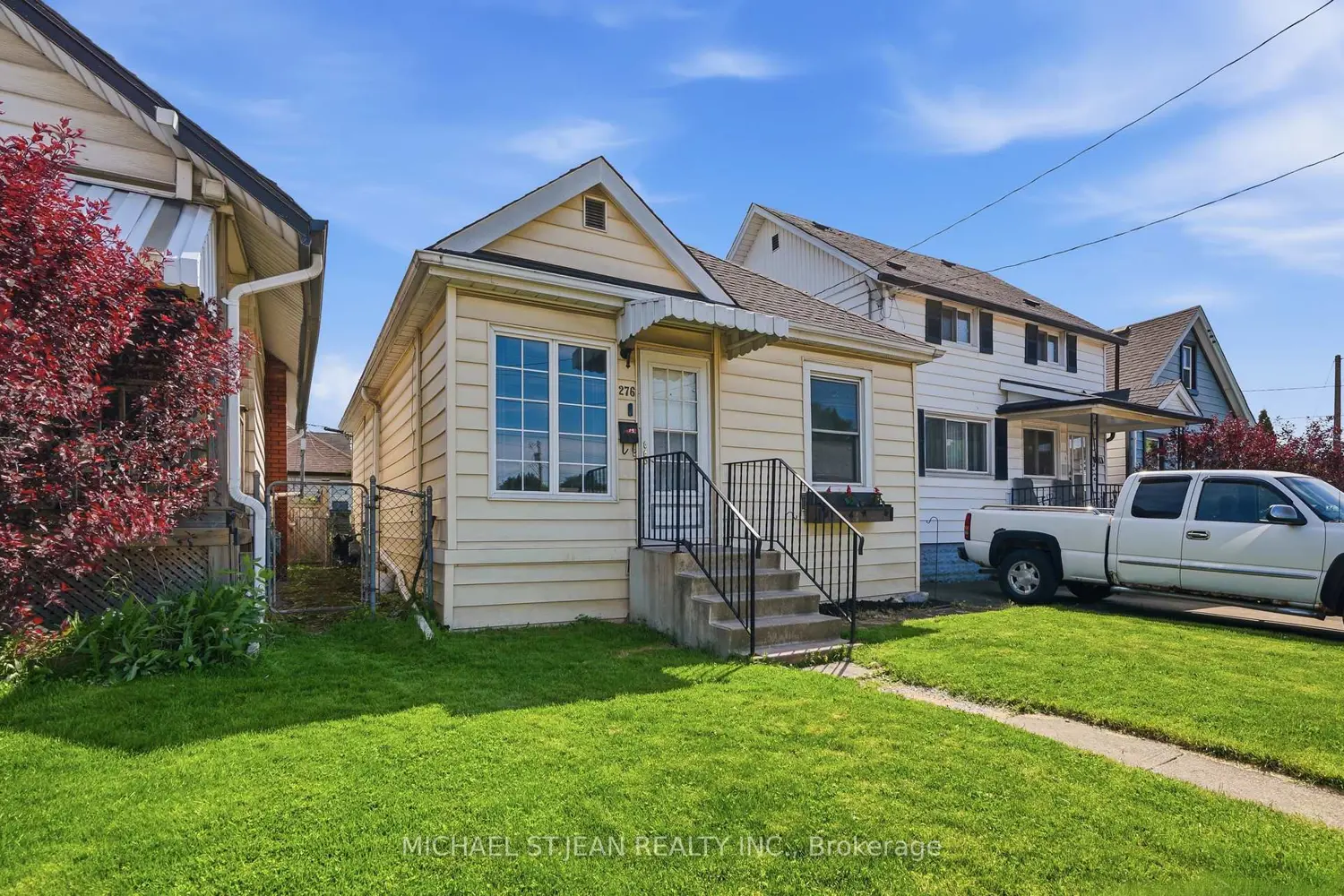 276 Roxborough Avenue photo 3