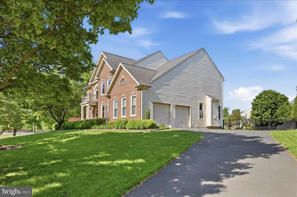 Additional image 4 of 301 Shiloh Place SE, Leesburg, VA 20175
