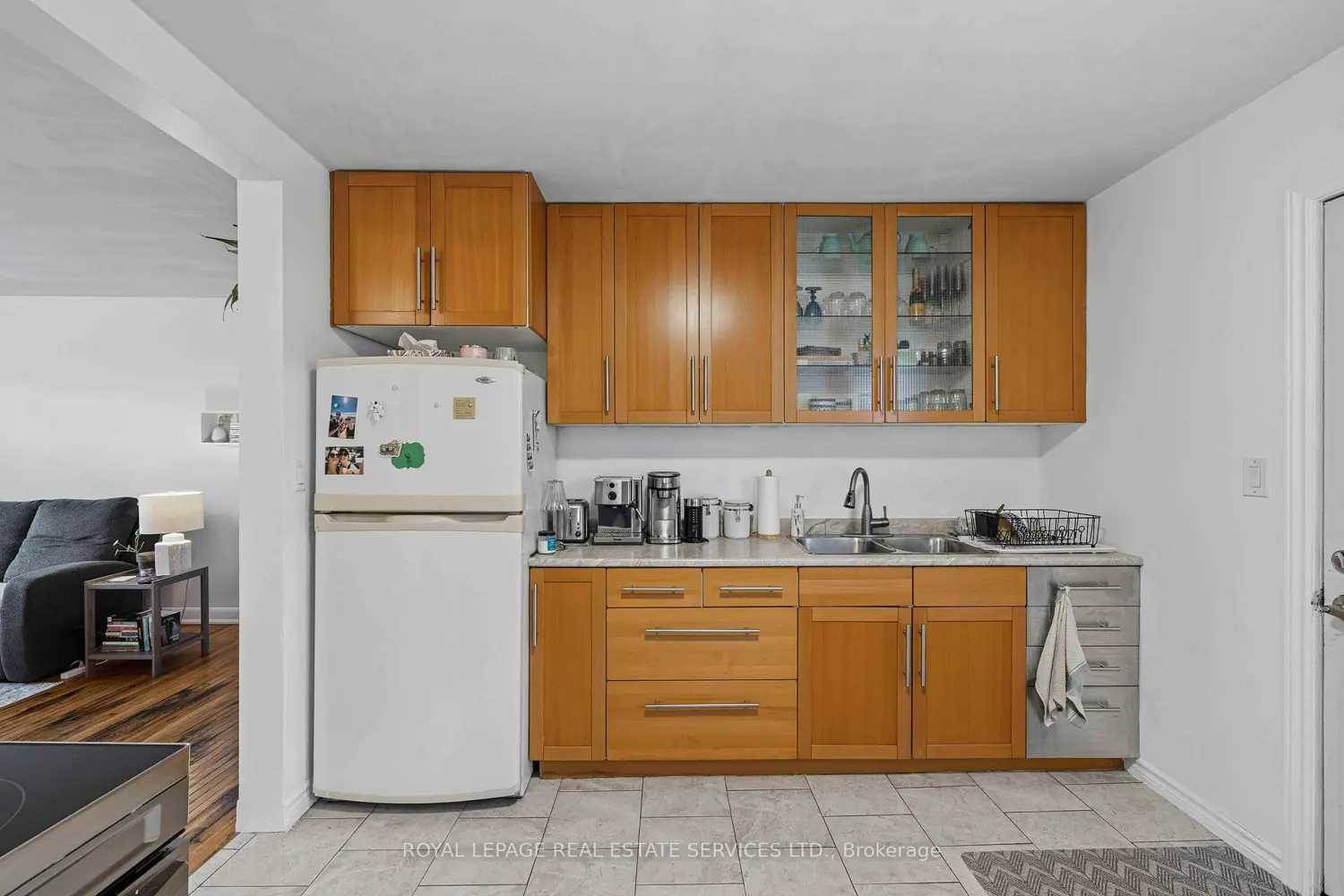 1028 Johnson Street photo 3