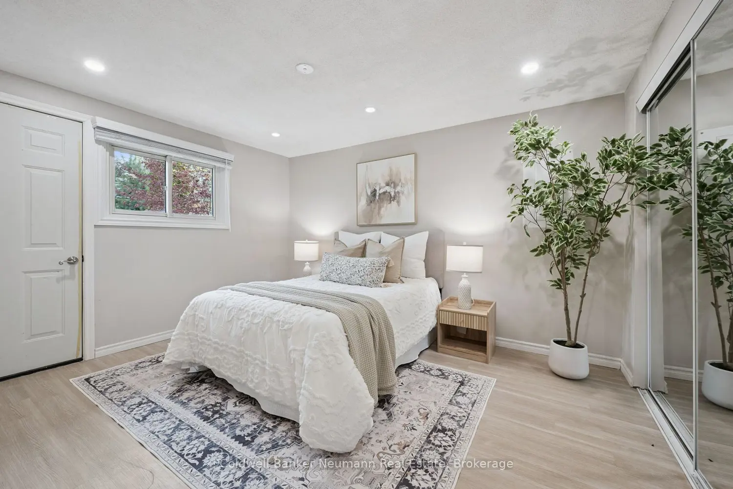 364 Imperial Road photo 5
