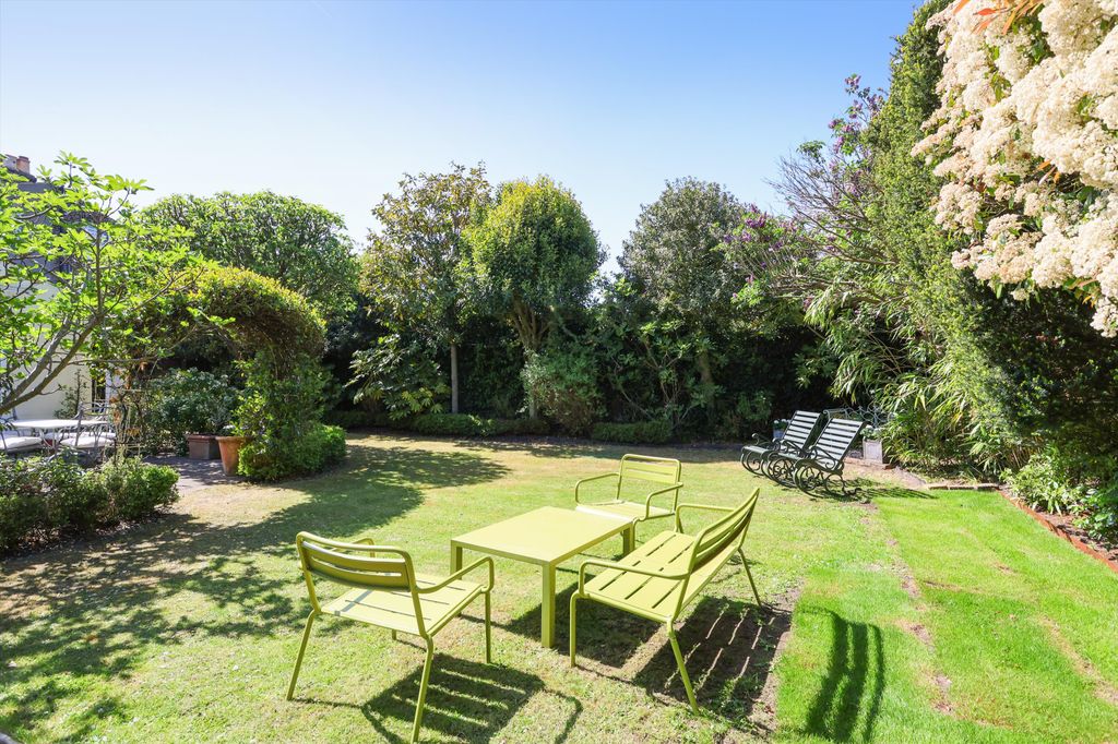 Additional image 21 of 5 bed semi-detached house for salePalace Road, East Molesey, Surrey KT8