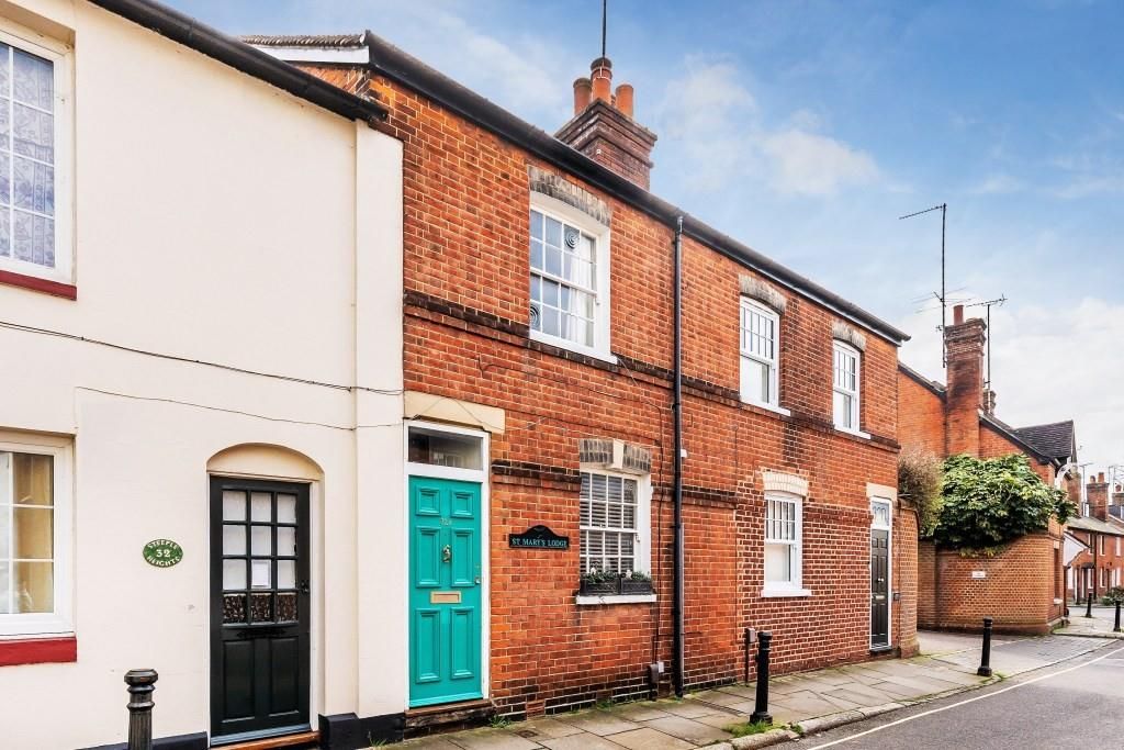 2 bed terraced house for saleChurch Street, Dorking RH4
