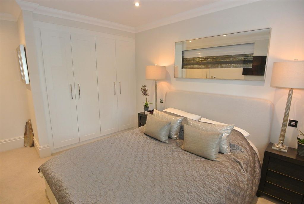 Additional image 19 of 4 bed property for saleNorthcroft Road, Englefield Green, Egham TW20