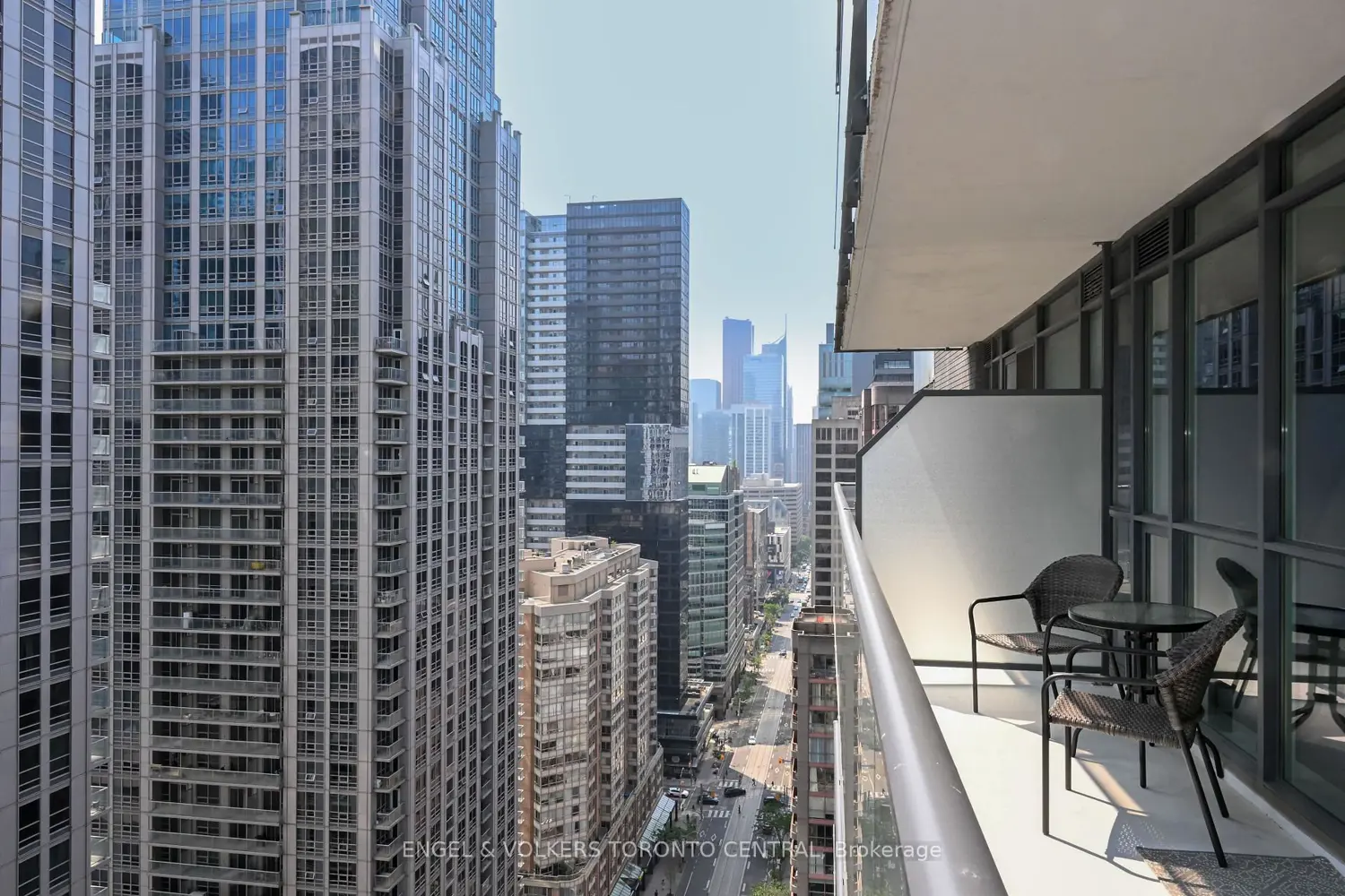 Additional image 15 of 770 Bay Street 2504