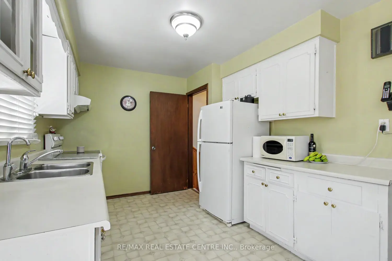 203 Moffat Drive photo 5